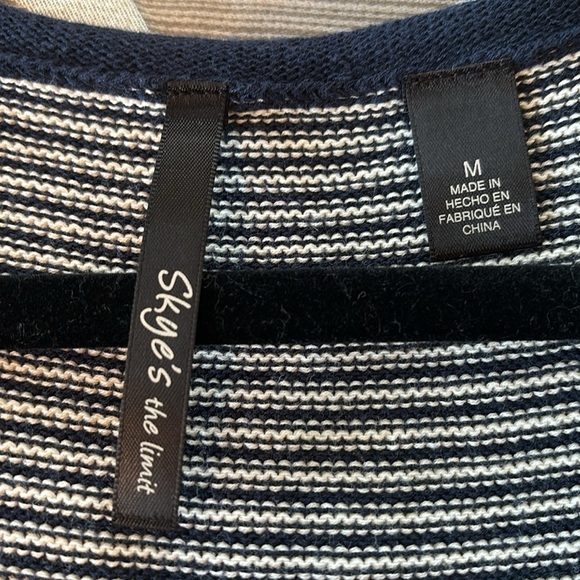 3 for $10 Sky’s The Limit Navy and White Stripped Knit Tunic Top w/Rosettes Med - Picture 7 of 8